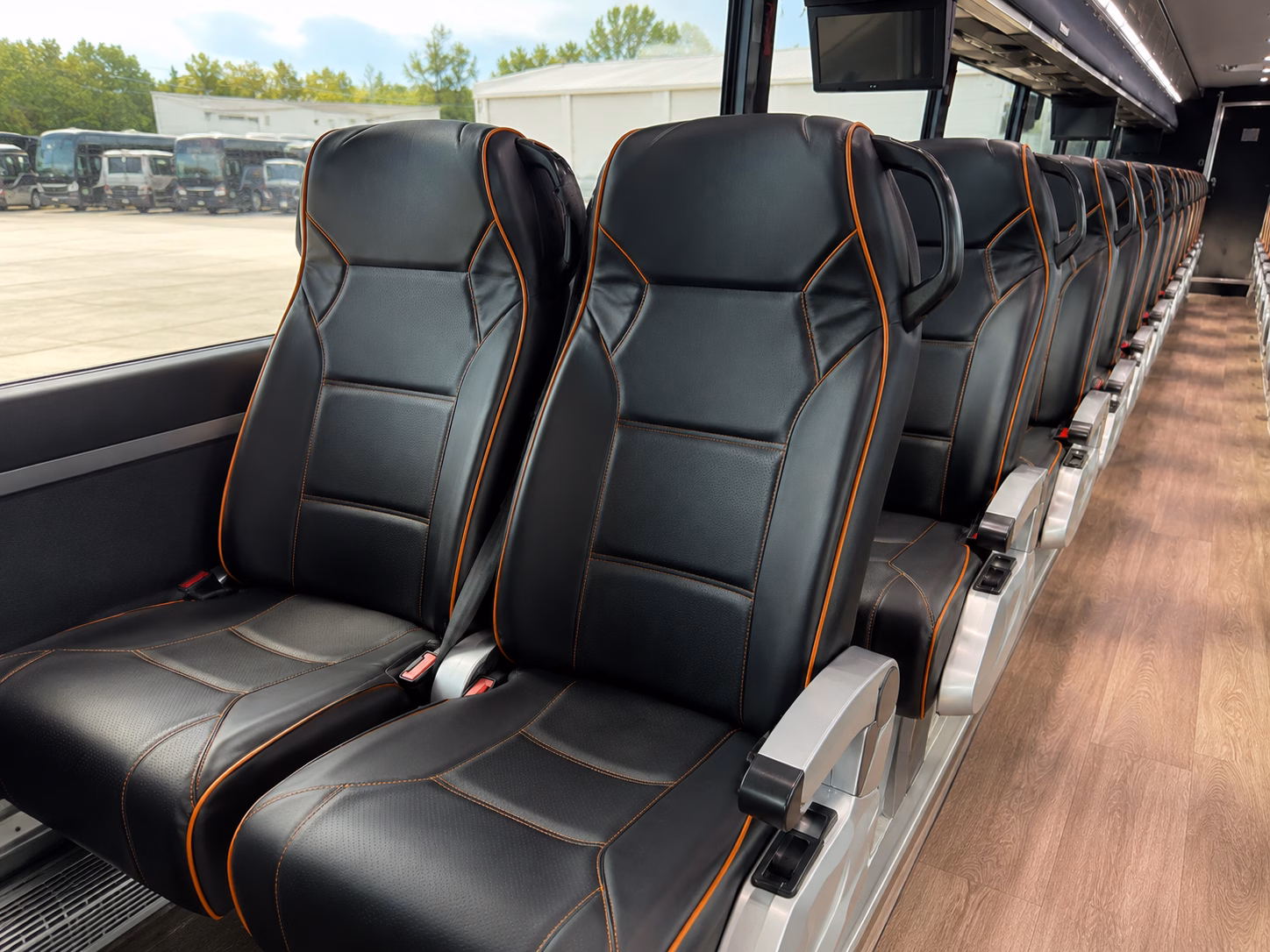 denver international airport den charter bus shuttles from loveland